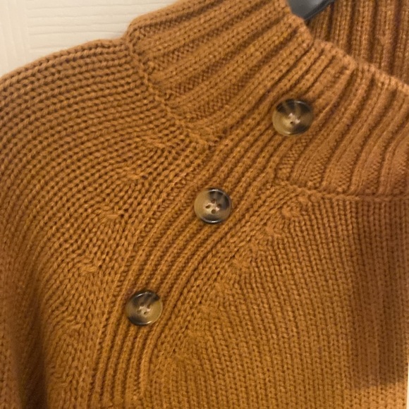 Beautiful brown Copper key sweater - Picture 4 of 5